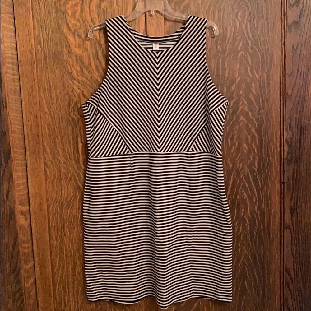 Old Navy XXL business dress black white stripes